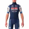 Castelli Gilet A Vento Soudal Quick-Step 2023 Perfetto RoS 2 Rosso Corsa Blu 1 Castelli Gilet A Vento Soudal Quick-Step 2023 Perfetto RoS 2 Rosso Corsa Blu -Negozio Di Biciclette ca 4233262 424 001