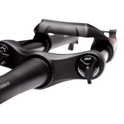 Forcella Marzocchi Bomber Z2 29'' Rail Sweep-Adj 15QRx110 BOOST Nero 11 Forcella Marzocchi Bomber Z2 29'' Rail Sweep-Adj 15QRx110 BOOST Nero -Negozio Di Biciclette mrz 912 01 064 c 4