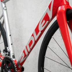 Bicicletta Corsa Ridley Fenix SL Disc Shimano 105 Mix Rosso Argento -Negozio Di Biciclette rid sbifsdrid536 c 005